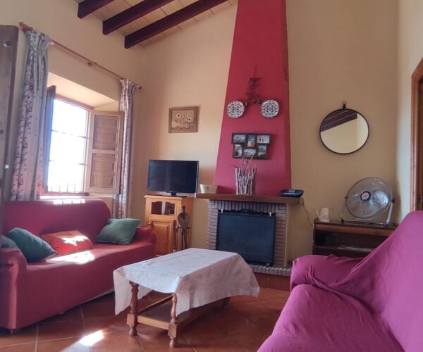 Salón con vigas de madera