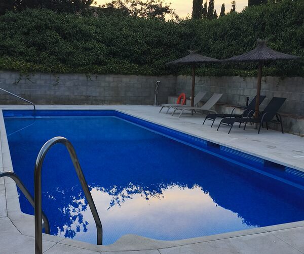 Piscina en una tarde de verano